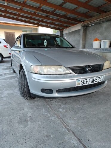 Opel Vectra 1999, 241,000 km - 1.6 l - Qax