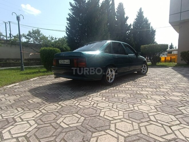 Opel Vectra 1994, 355,352 km - 1.6 l - Zaqatala