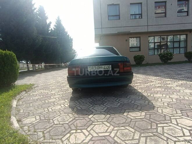 Opel Vectra 1994, 355,352 km - 1.6 l - Zaqatala
