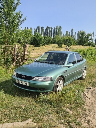 Opel Vectra 1999, 279,000 km - 1.6 l - Qusar