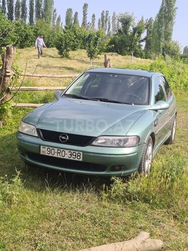 Opel Vectra 1999, 279,000 km - 1.6 l - Qusar