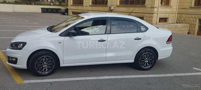 Volkswagen Polo 2017, 123,000 km - 1.6 l - Bakı