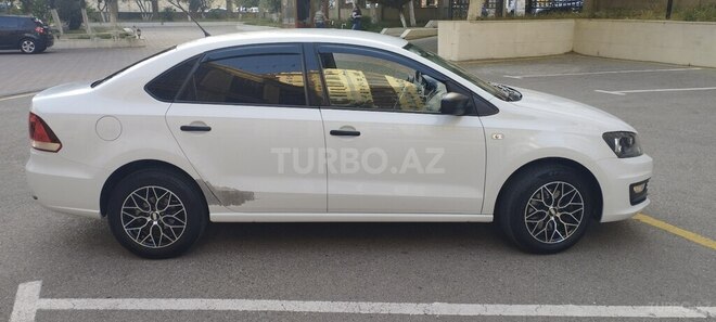 Volkswagen Polo 2017, 123,000 km - 1.6 l - Bakı