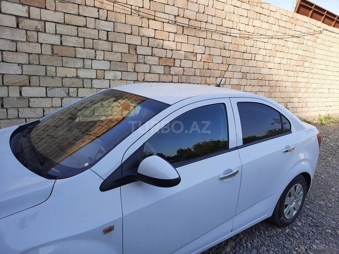 Chevrolet Aveo 2012, 196,000 km - 1.4 l - Salyan
