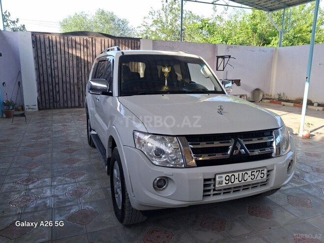 Mitsubishi Pajero 2012, 195,562 km - 3.5 l - Neftçala