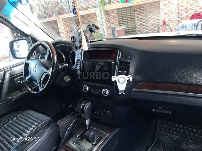Mitsubishi Pajero 2012, 195,562 km - 3.5 l - Neftçala