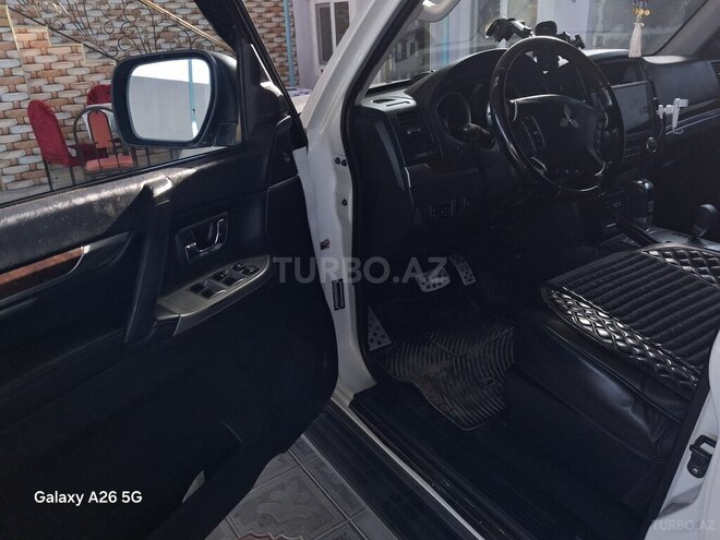 Mitsubishi Pajero 2012, 195,562 km - 3.5 l - Neftçala