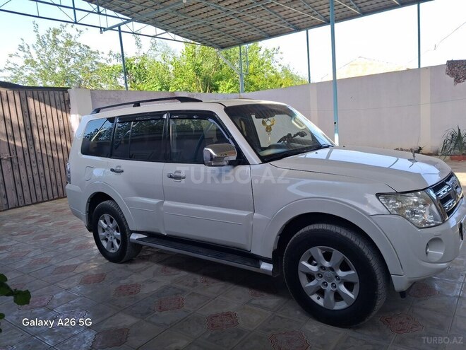 Mitsubishi Pajero 2012, 195,562 km - 3.5 l - Neftçala