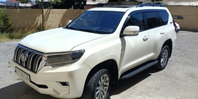 Toyota Land Cruiser Prado 2011, 282,000 km - 3.0 l - Bakı