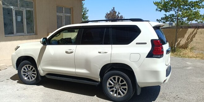 Toyota Land Cruiser Prado 2011, 282,000 km - 3.0 l - Bakı