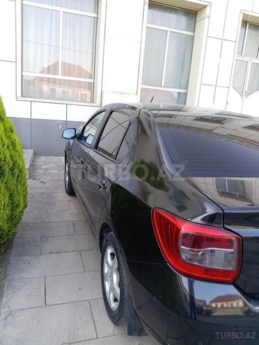 Renault Logan 2015, 317,300 km - 1.6 l - Quba