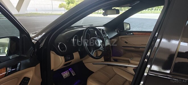 Mercedes ML 350 4MATIC 2010, 178,000 km - 3.5 л - Bakı