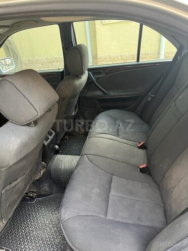 Mercedes E 220 d 2000, 120,700 km - 2.2 l - Bakı