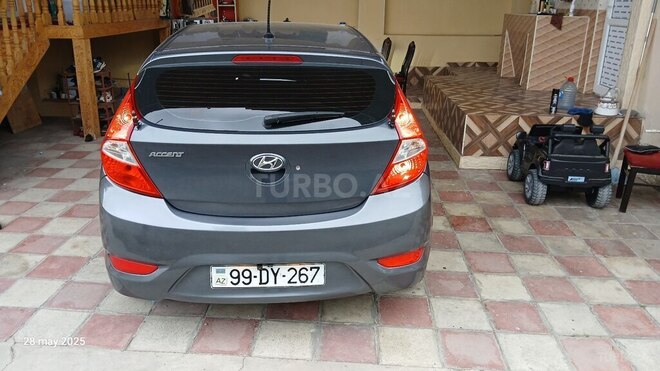 Hyundai Accent 2011, 182,000 km - 1.5 l - Samux