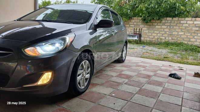 Hyundai Accent 2011, 182,000 km - 1.5 l - Samux