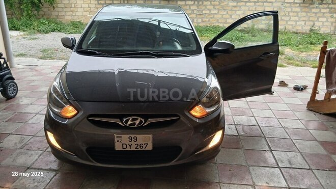 Hyundai Accent 2011, 182,000 km - 1.5 l - Samux