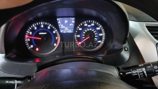 Hyundai Accent 2011, 182,000 km - 1.5 l - Samux