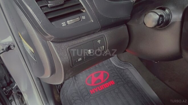 Hyundai Accent 2011, 182,000 km - 1.5 l - Samux