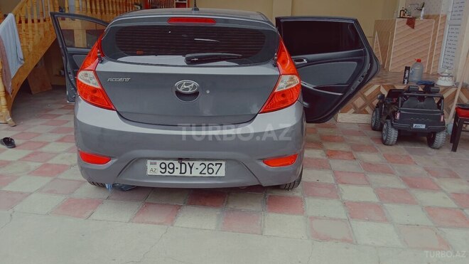 Hyundai Accent 2011, 182,000 km - 1.5 l - Samux