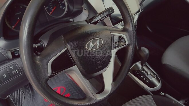 Hyundai Accent 2011, 182,000 km - 1.5 l - Samux