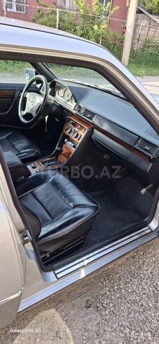 Mercedes E 220 1993, 500,000 km - 2.2 л - Quba