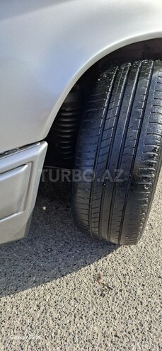 Mercedes E 220 1993, 500,000 km - 2.2 л - Quba