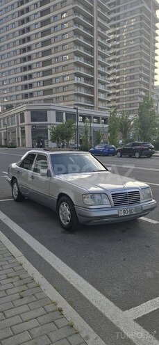 Mercedes E 220 1994, 212,000 km - 2.2 л - Bakı