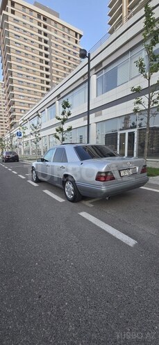 Mercedes E 220 1994, 212,000 km - 2.2 л - Bakı