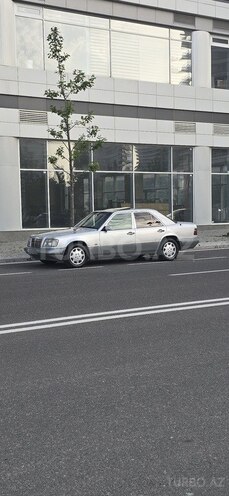 Mercedes E 220 1994, 212,000 km - 2.2 л - Bakı