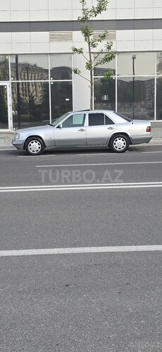 Mercedes E 220 1994, 212,000 km - 2.2 л - Bakı