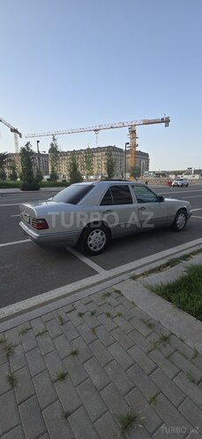 Mercedes E 220 1994, 212,000 km - 2.2 л - Bakı