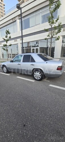 Mercedes E 220 1994, 212,000 km - 2.2 л - Bakı