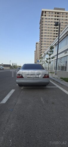 Mercedes E 220 1994, 212,000 km - 2.2 л - Bakı
