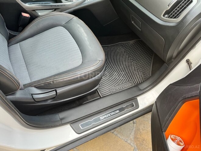 Kia Sportage 2013, 210,652 km - 2.0 л - Tovuz