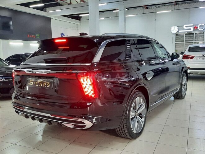 Hongqi E-HS9-7