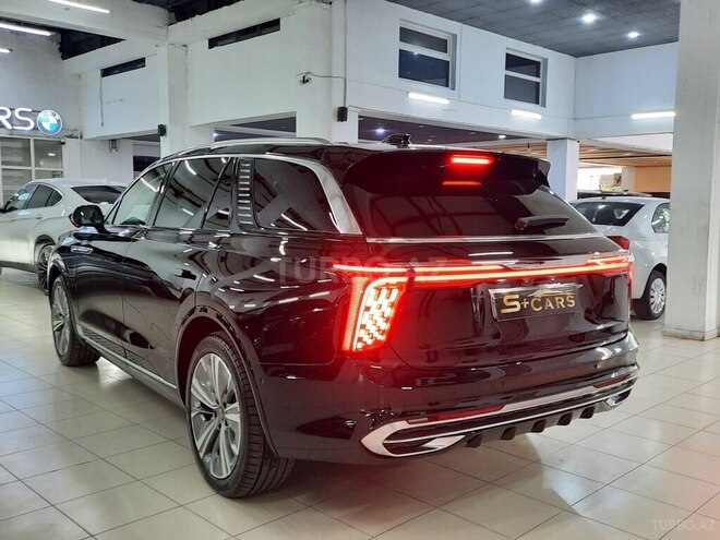 Hongqi E-HS9-10