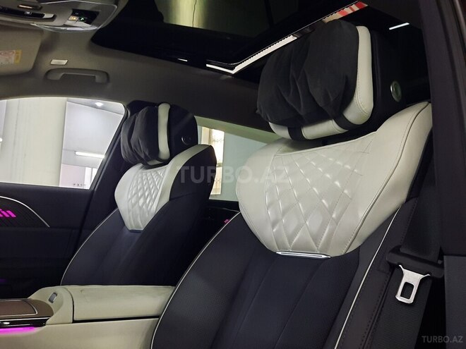 Hongqi E-HS9-18