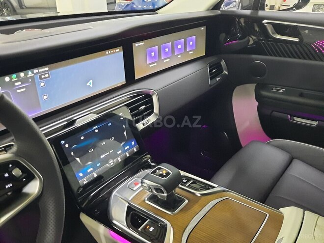 Hongqi E-HS9-17