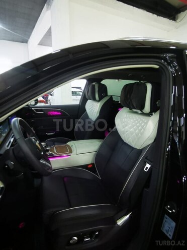 Hongqi E-HS9-25