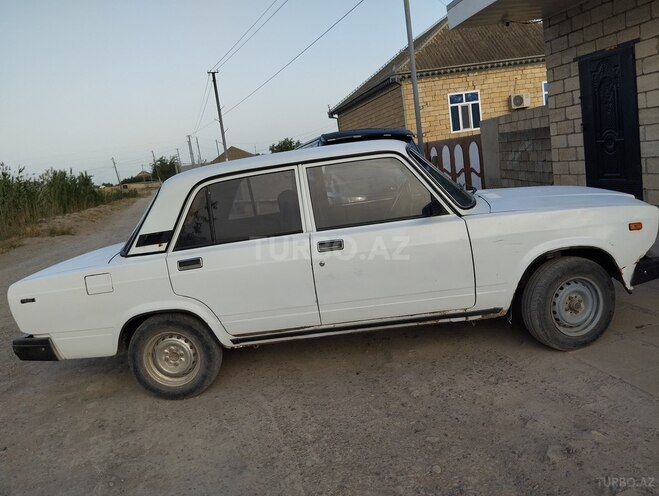 LADA (VAZ) 2107 2004, 65,000 km - 1.6 l - Salyan