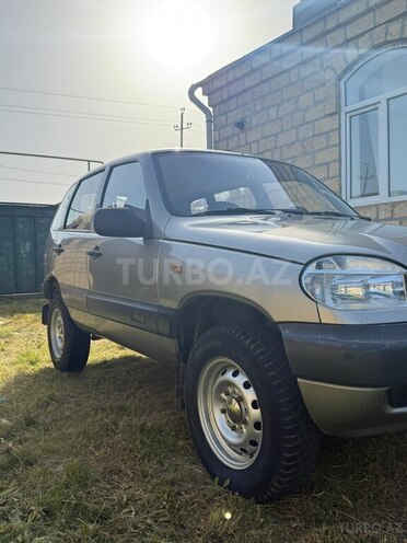 Chevrolet Niva 2008, 187,000 km - 1.7 l - Quba