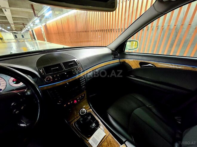 Mercedes E 200-10