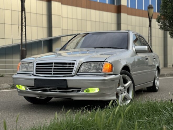 Mercedes C 230 2000, 247,000 km - 2.3 л - Saatlı
