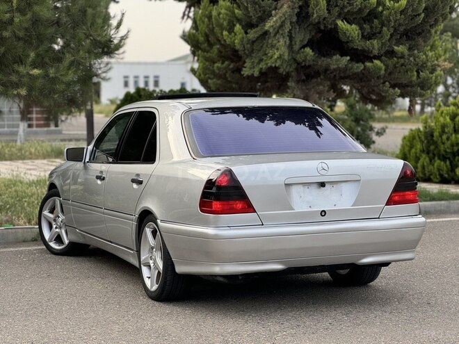 Mercedes C 230 2000, 247,000 km - 2.3 л - Saatlı