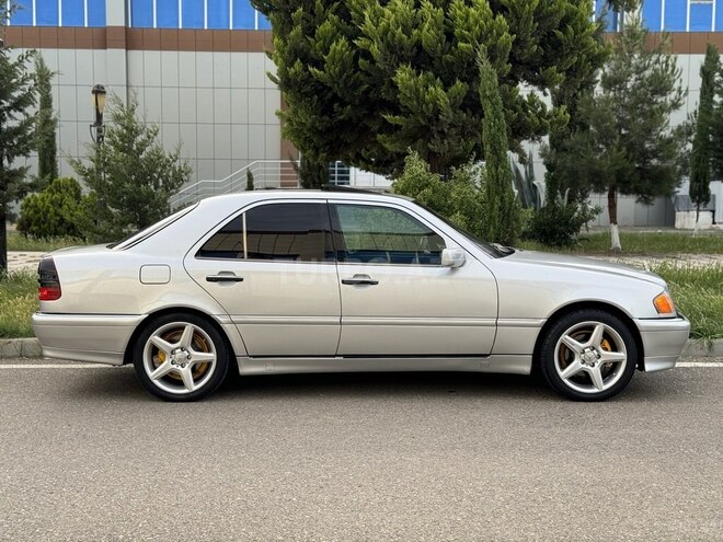 Mercedes C 230 2000, 247,000 km - 2.3 л - Saatlı