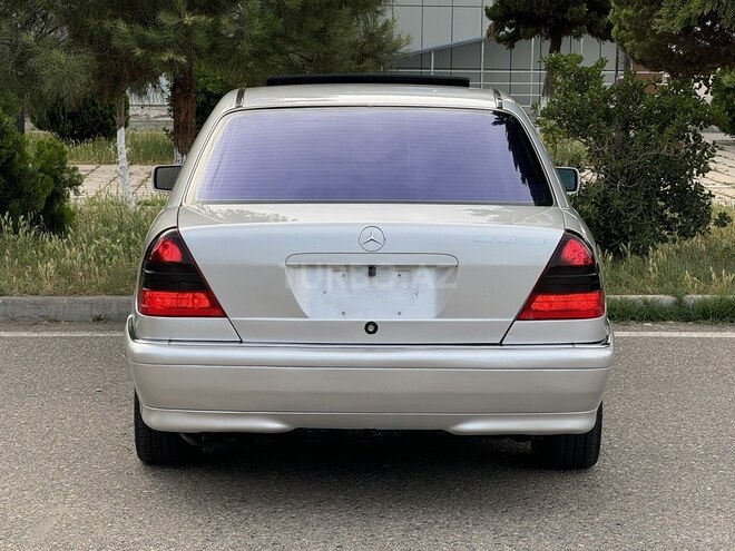 Mercedes C 230 2000, 247,000 km - 2.3 л - Saatlı