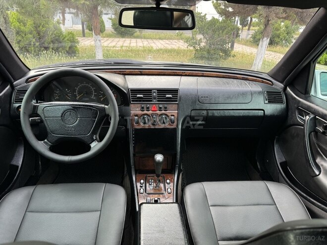 Mercedes C 230 2000, 247,000 km - 2.3 л - Saatlı