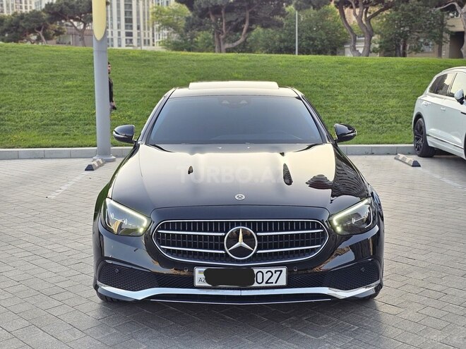 Mercedes E 300 e-1