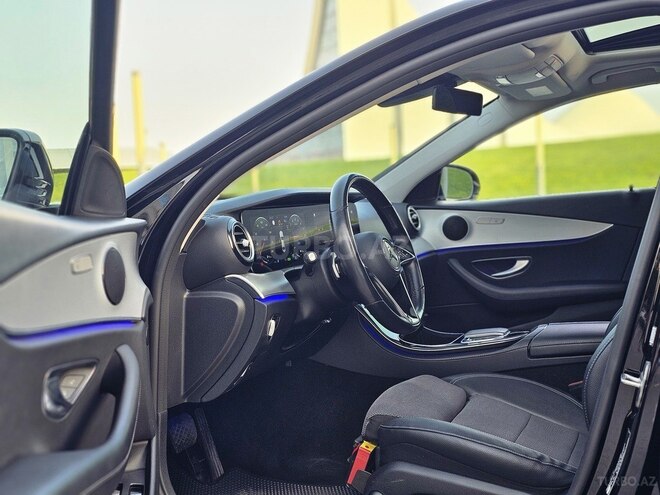 Mercedes E 300 e-12