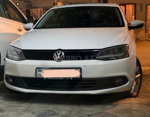 Volkswagen Jetta-1